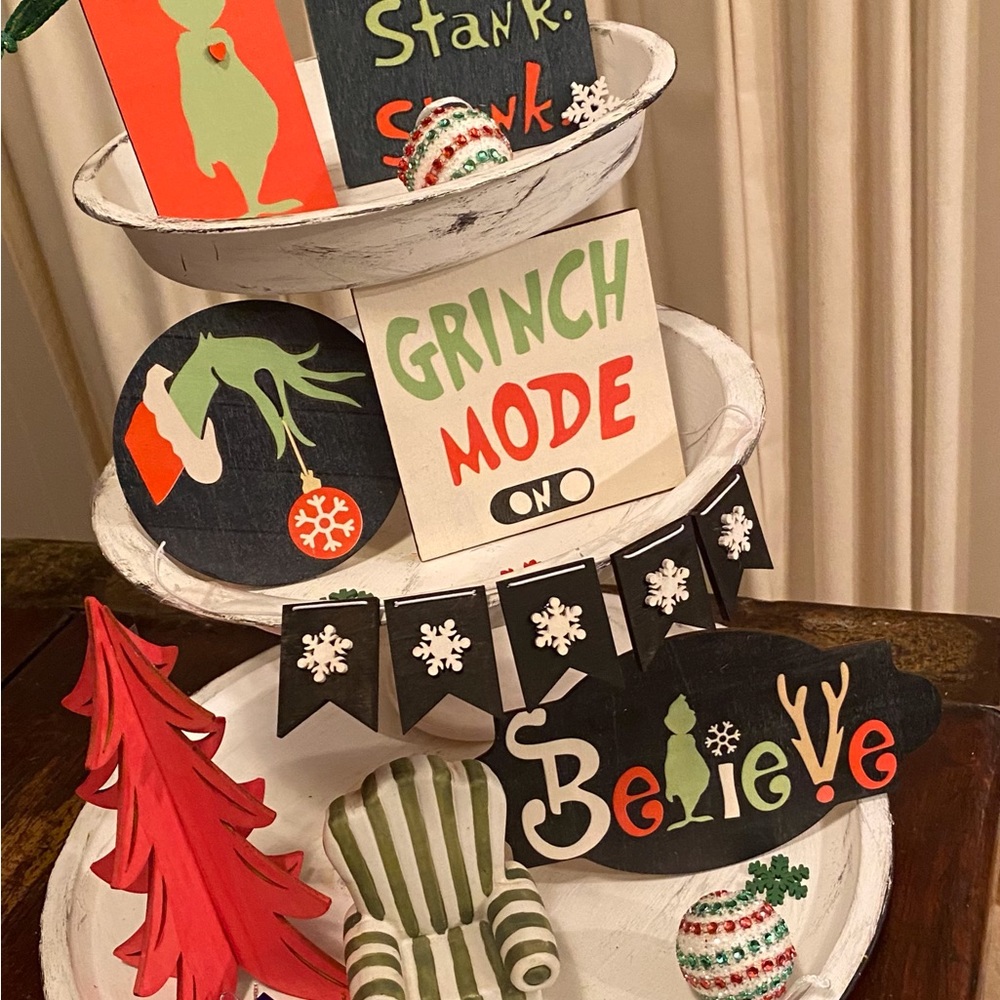 The Grinch Christmas 16 pc
